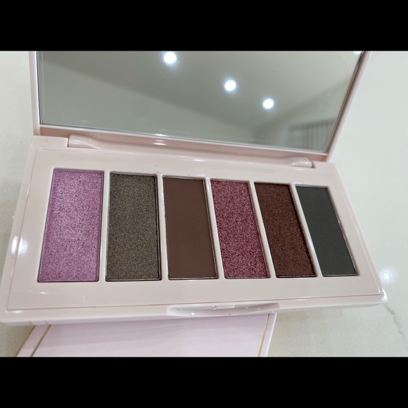 VINEYARD SOIRÉE Coloured Raine SHADOW PALETTE - Picture 3 of 4